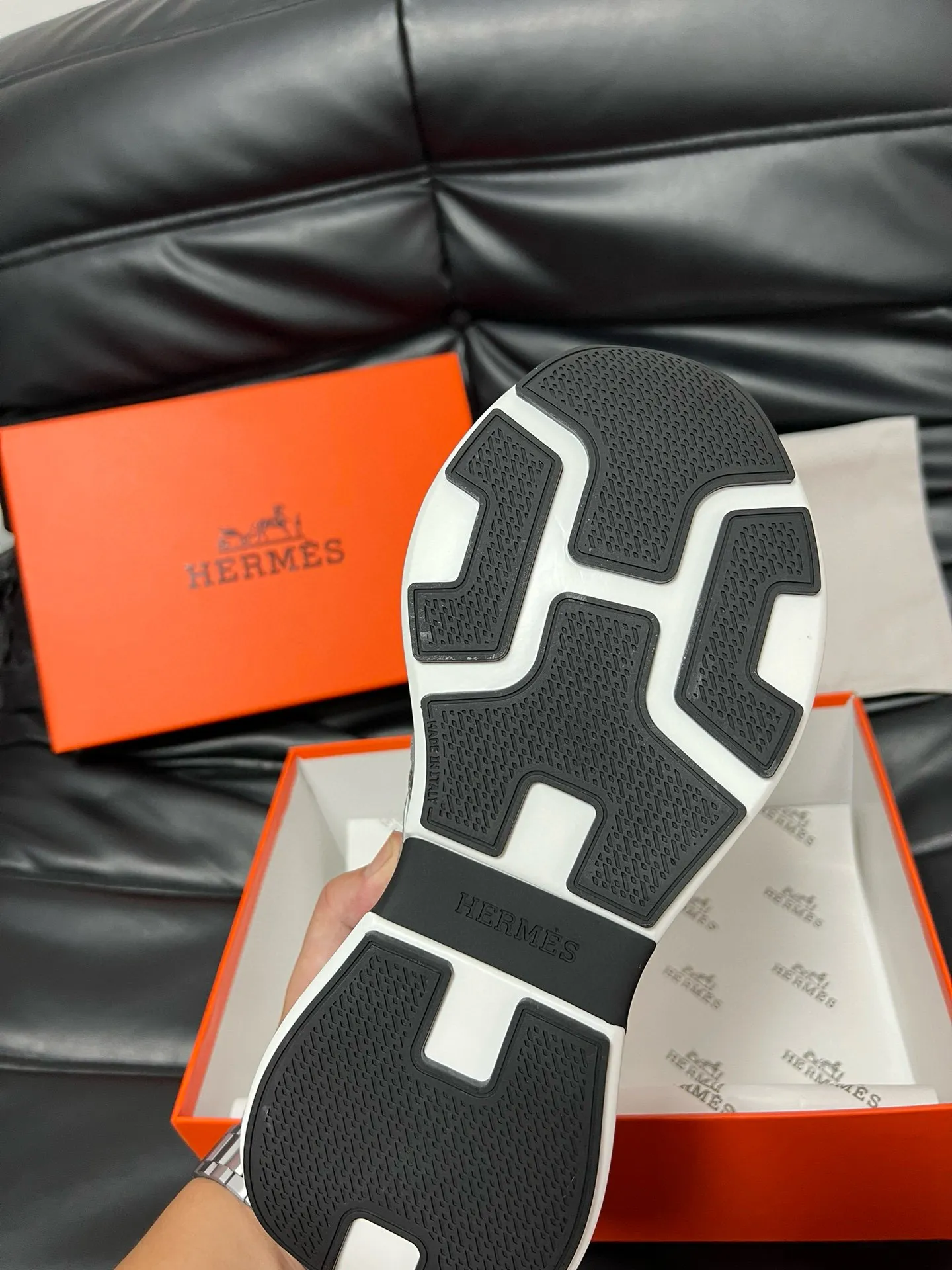 [HERMES] Hermès men's shoes 💰540💰 - High-end quality original order - Upper: 🔝 tumbled calfskin, suede calfskin, shoe body sewn with H pattern - Inner: water-dyed cowhide - Outsole: ultra-light T men's shoes 💰U foam rubber; two-color molded outsole - Super high quality control, fine workmanship: highlighted (high-end, luxury, grade) -Size : 39-44 (38, 45 can be customized)